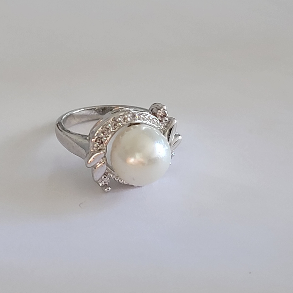 Pearl set in 18 Kt GE Ring - Size 5